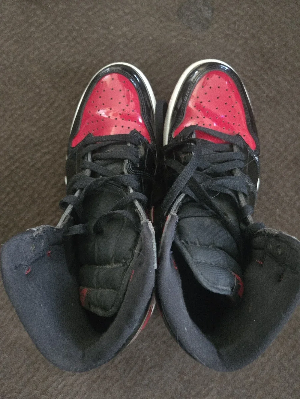 Rare Retro Gem, Nike Air Jordan 1 Retro High OG - Black/Red